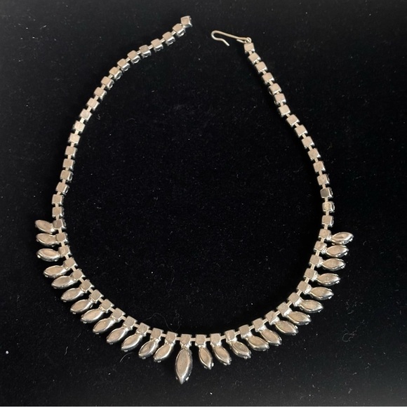 Vintage 1950's Black & Clear
Rhinestone Crystal Necklace - Picture 4 of 7